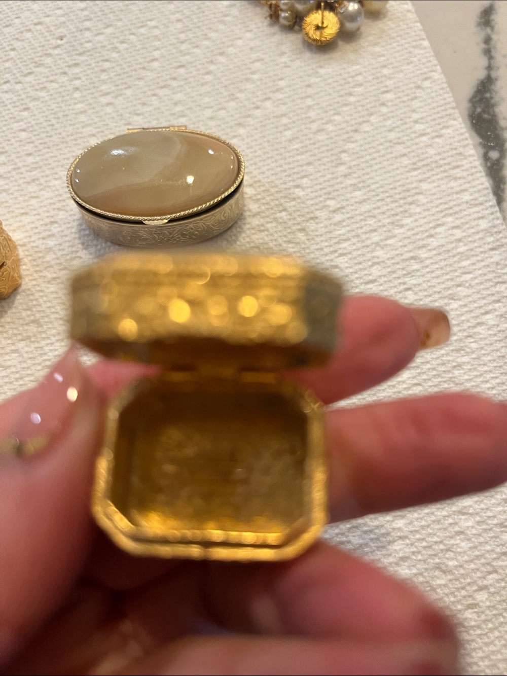 Vintage Gold Tone Trinket pill Boxes with Floral Porcelain Box - Picture 6 of 8